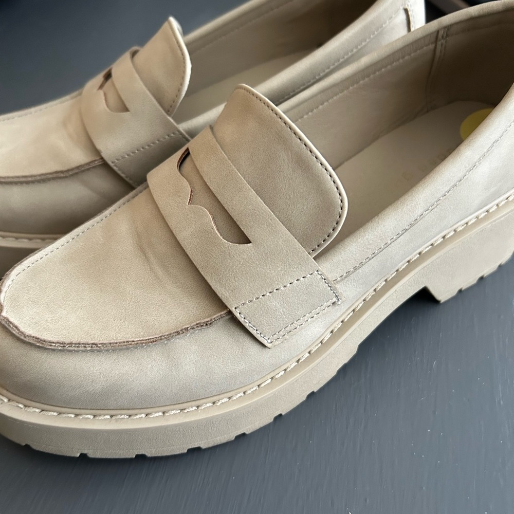 Steve Madden Cream Flats with Suede Finish and Chunky Sole